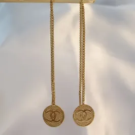 Brinco Agulha Chanel