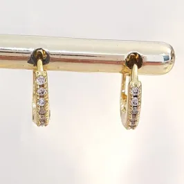 Brinco Argolinha Cravejada SARA