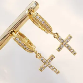 Brinco Argolinha Cruz Cravejado