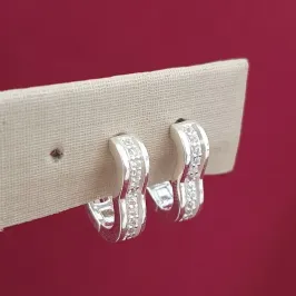 Brinco Argolinha de Coração Cravejado M