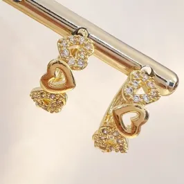 Brinco Argolinha de Corações Lisos e Cravejados