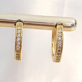 Brinco Argolinha Fina Cravejada M