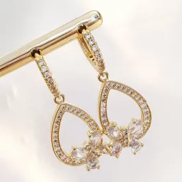 Brinco Argolinha Gota Cravejada Borboleta