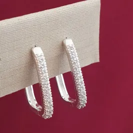 Brinco Argolinha Oval Cravejada G