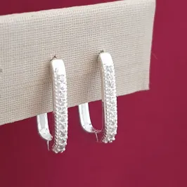 Brinco Argolinha Oval Cravejada M