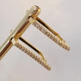 Brinco Argolinha Retangular Cravejada G