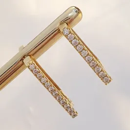 Brinco Argolinha Retangular Cravejada M