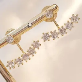 Brinco Ear Jacket Zircônias