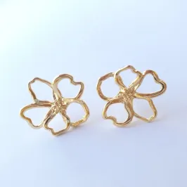 Brinco Flor Irregular Vazada