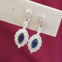 Brinco Pedra Azul Borda Cravejada