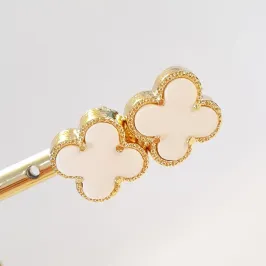 Brinco Trevo Off White