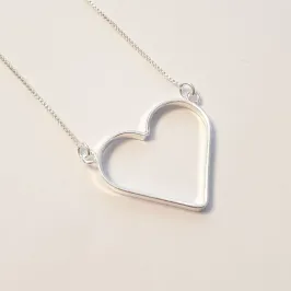 Colar Coração Vazado M