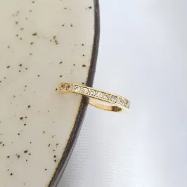 Piercing Fake Linha Oval Cravejada