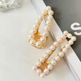 Presilha Triangular Pérolas