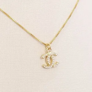 Colar Chanel Cravejado