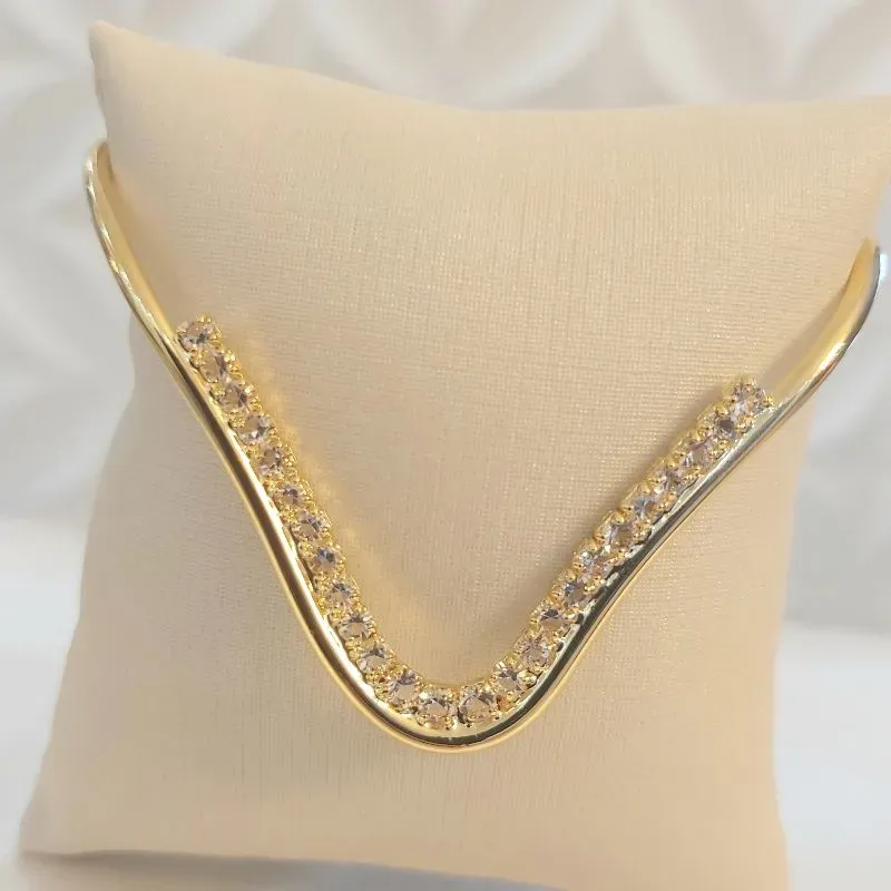 Bracelete em V Cravejado