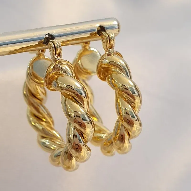 Brinco Argola Torcida Croissant