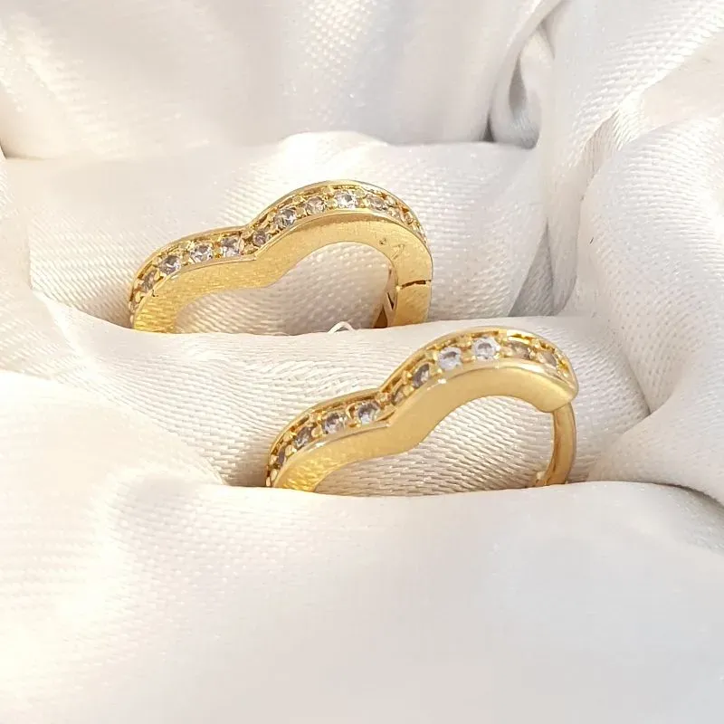 Brinco Argolinha Coração Cravejado M