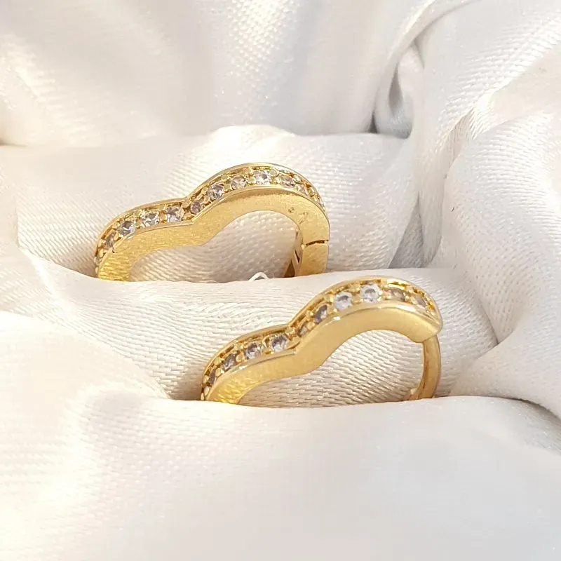 Brinco Argolinha Coração Cravejado M