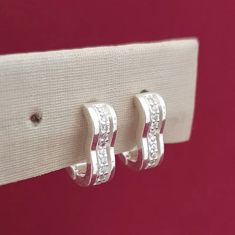 Brinco Argolinha de Coração Cravejado P