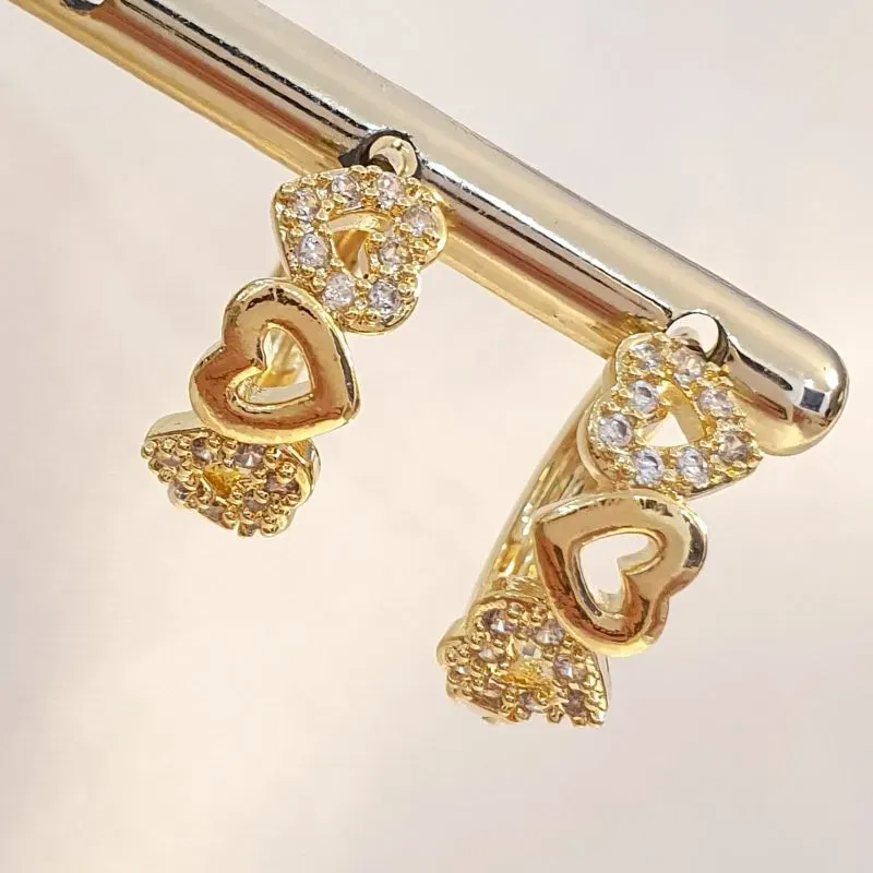 Brinco Argolinha de Corações Lisos e Cravejados