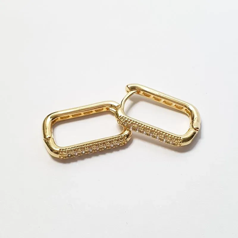 Brinco Argolinha Oval Cravejada G