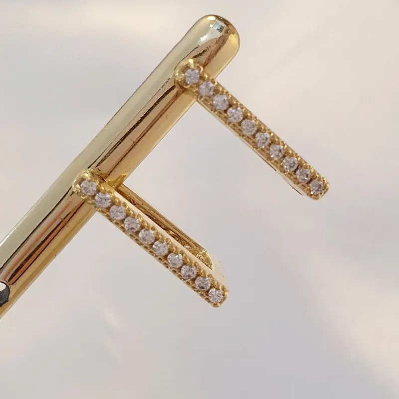 Brinco Argolinha Retangular Cravejada P