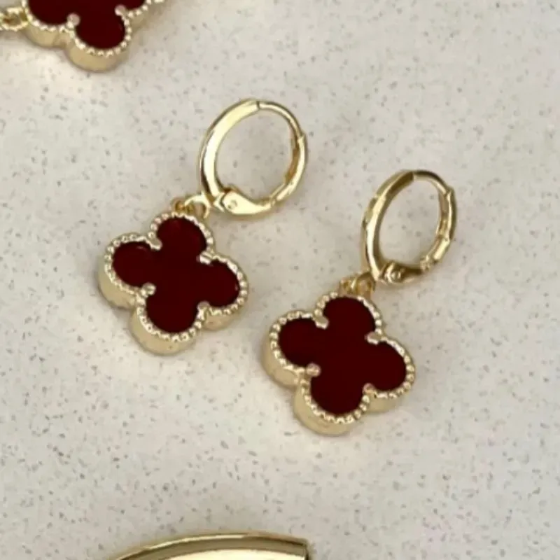 Brinco Argolinha Trevo Vinho