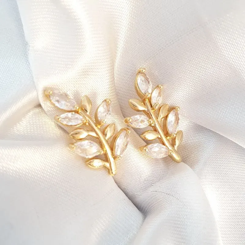 Brinco Folha Zircônia