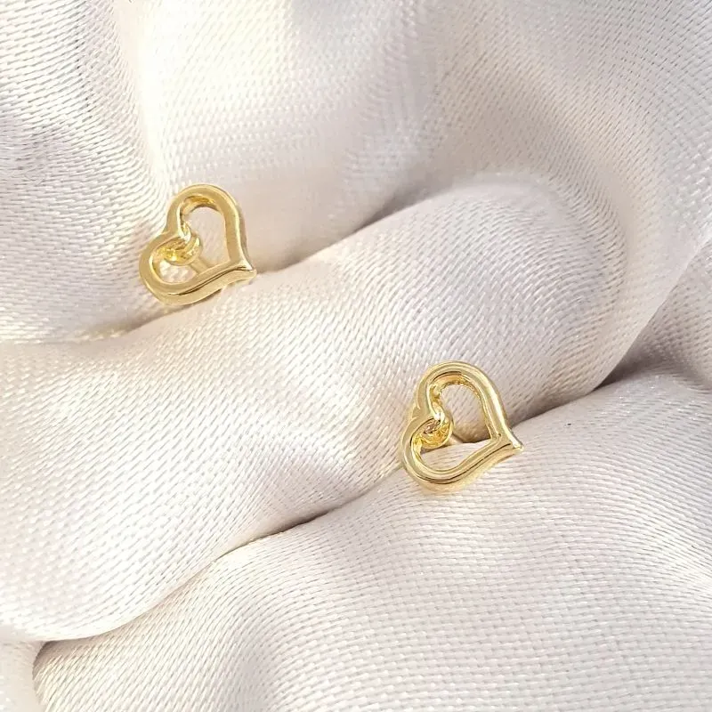 Brinco Mini Coração Vazado