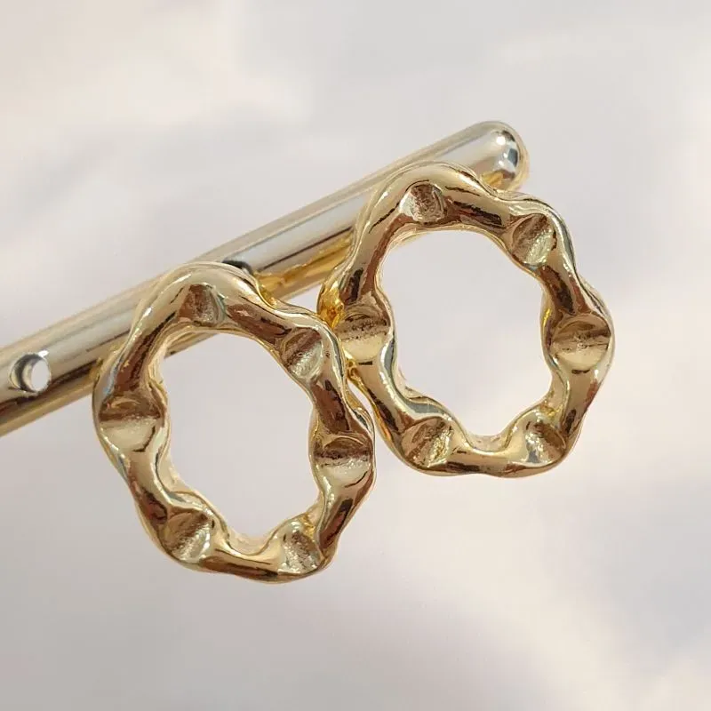 Brinco Oval Orgânico Frontal