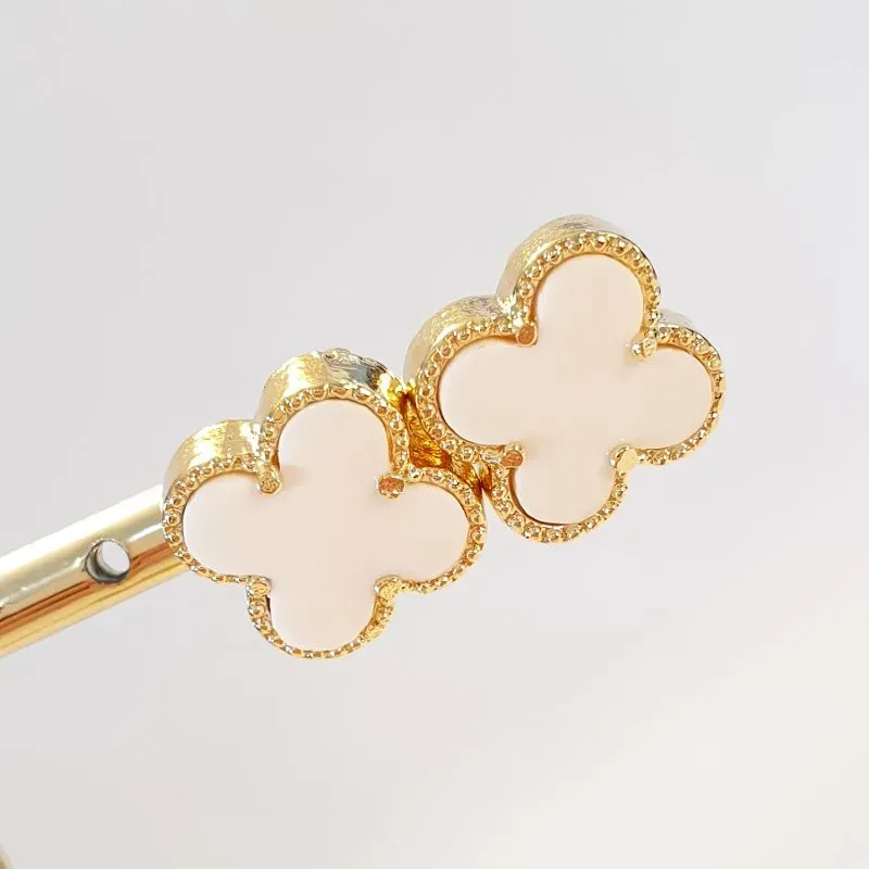 Brinco Trevo Off White