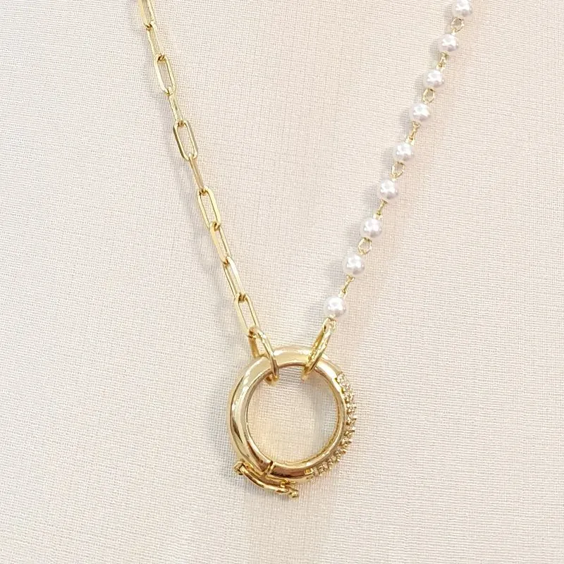 Colar Cartier e Pérolas (Fecho Cravejado)