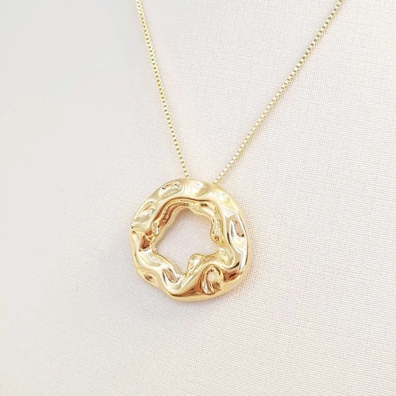 Colar Círculo Vazado Orgânico