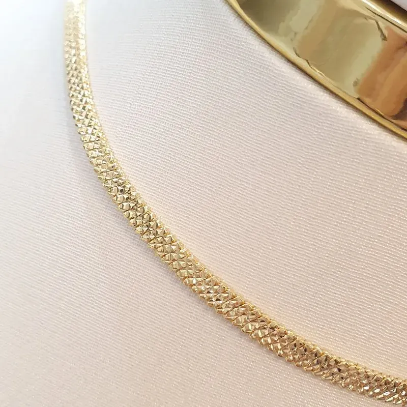 Colar Fita Detalhada 32cm (+10)