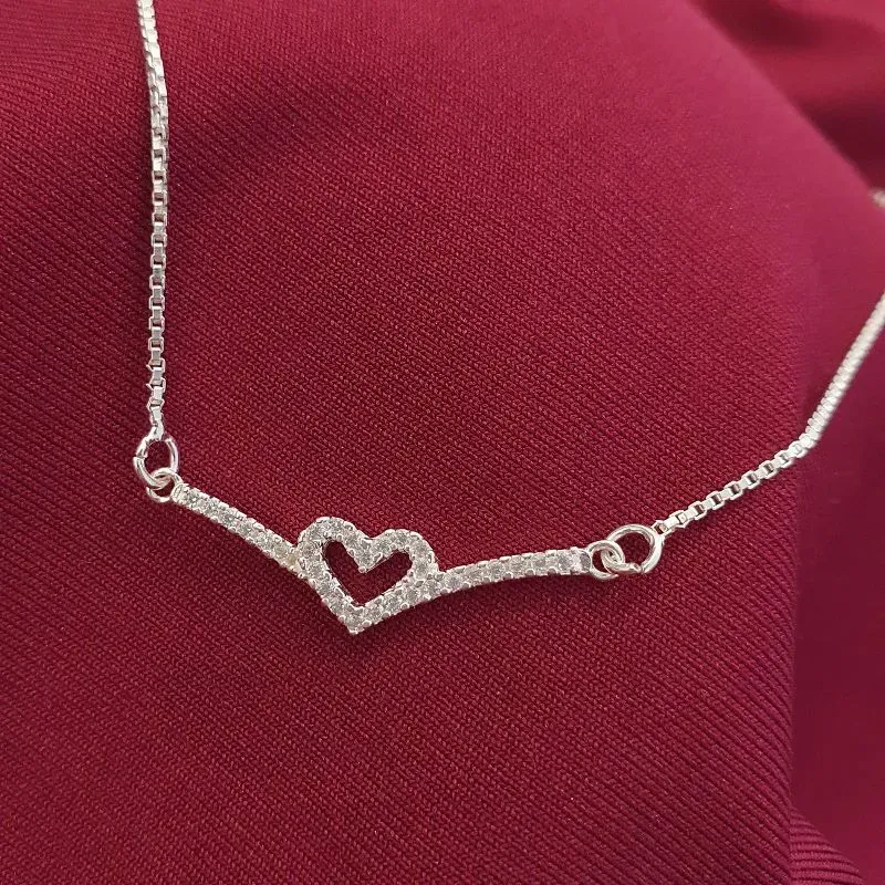 Colar Linhas e Coração Cravejado