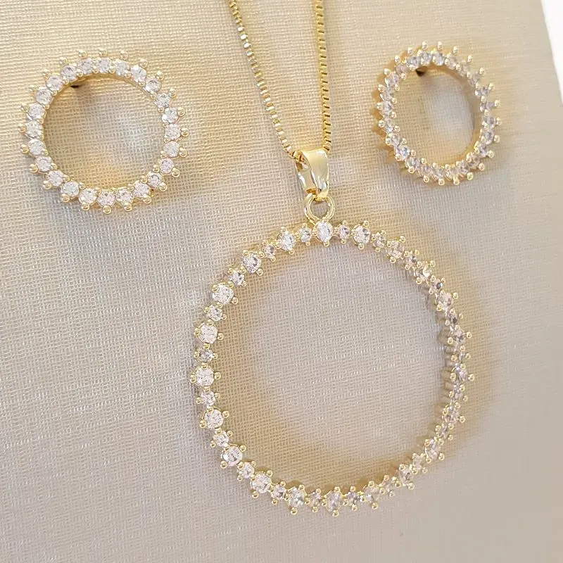 Conjunto Círculo Vazado Cravejado