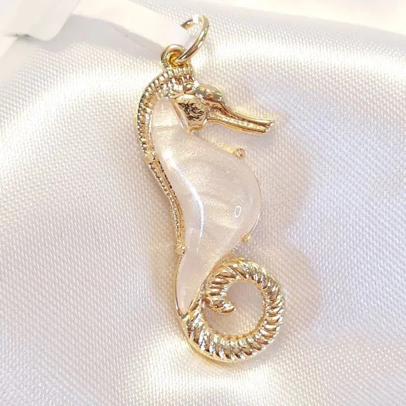 Pingente Cavalo Marinho Madrepérola