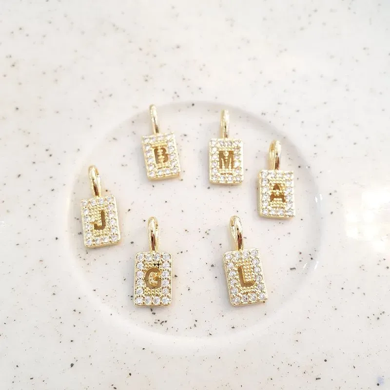 Pingente Quadradinho Letra A Cravejado