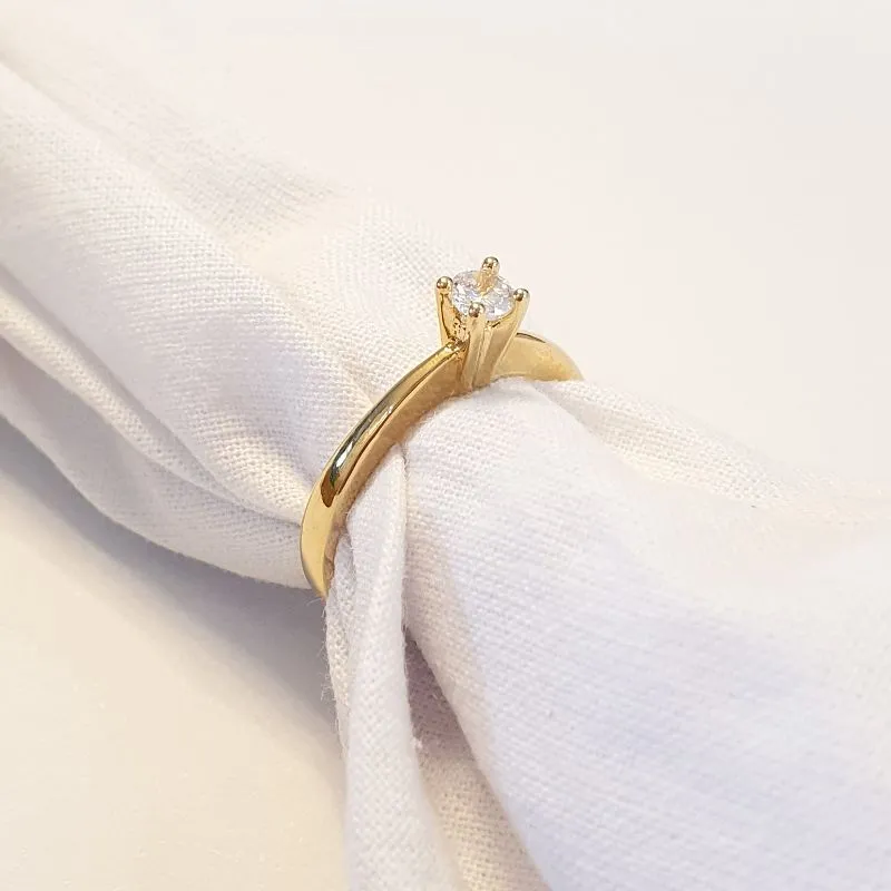 Anel Solitário Liso Zircônia 4mm (n15)