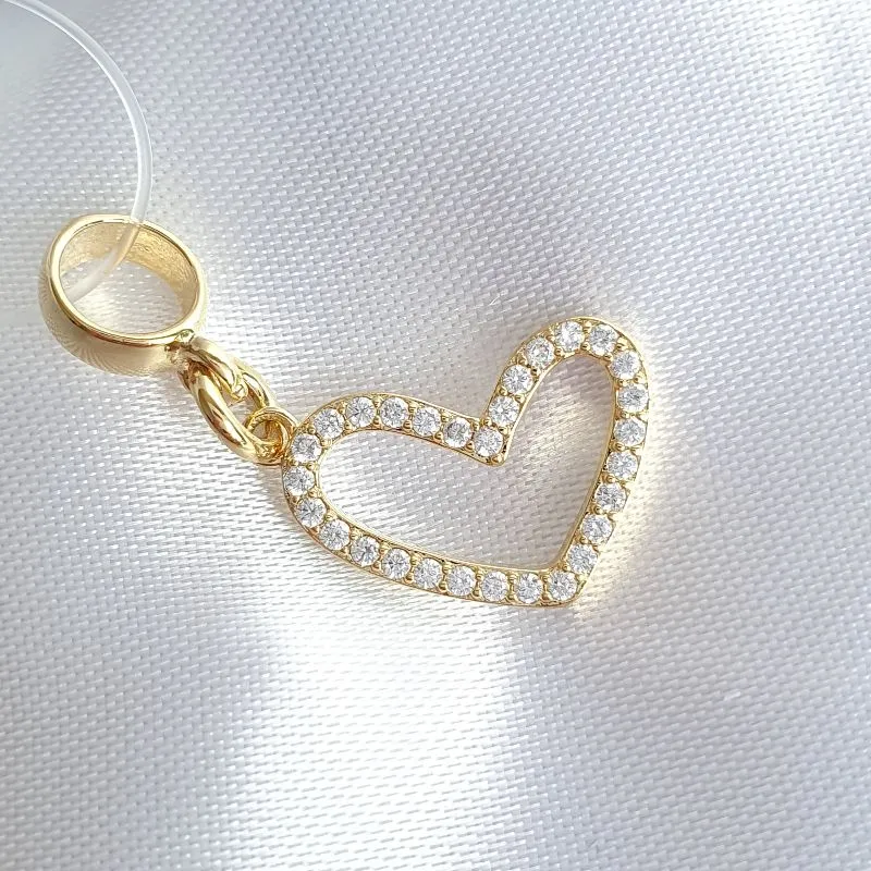 Berloque Coração Vazado Cravejado