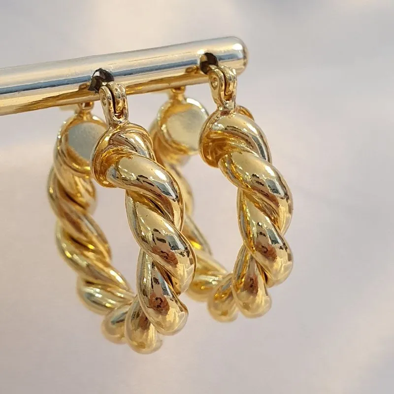 Brinco Argola Torcida Croissant