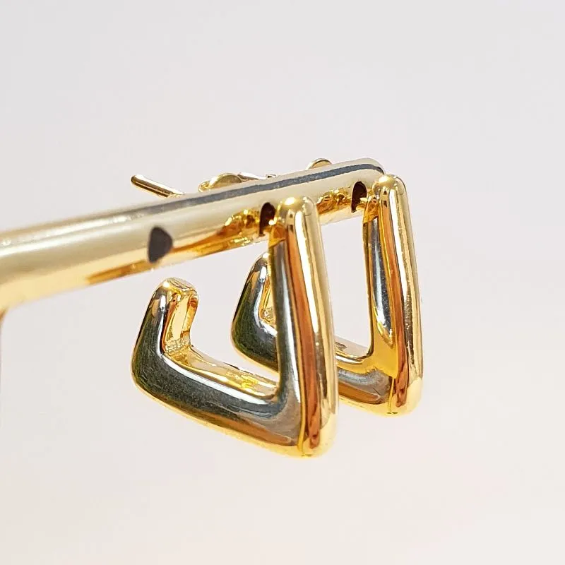 Brinco Argola Triangular Grossa M