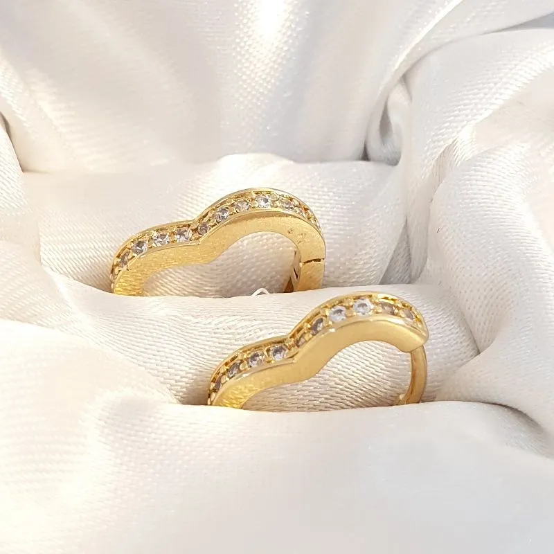 Brinco Argolinha Coração Cravejado M