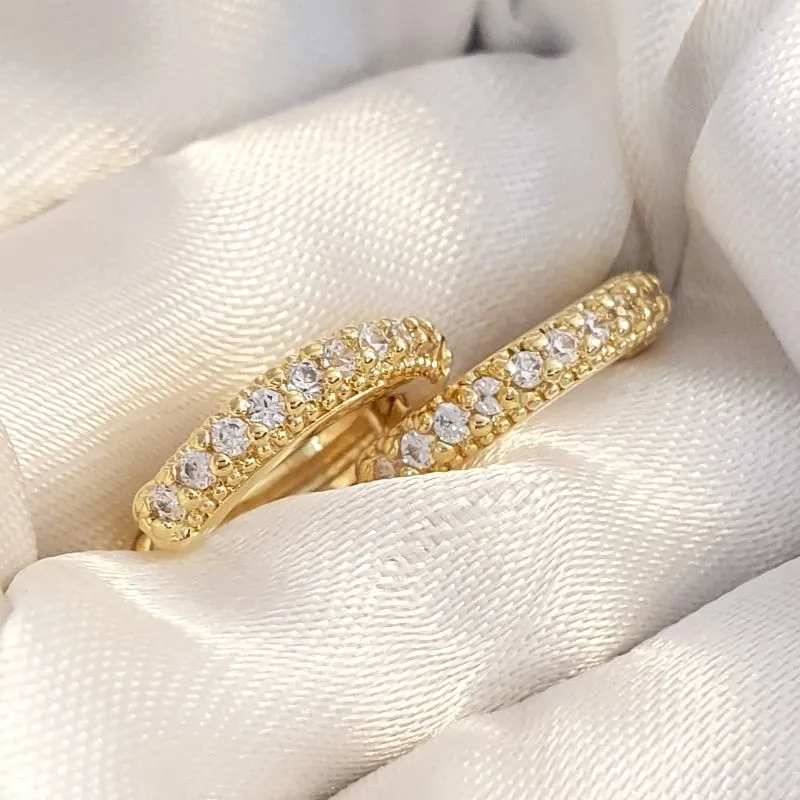 Brinco Argolinha Cravejada M