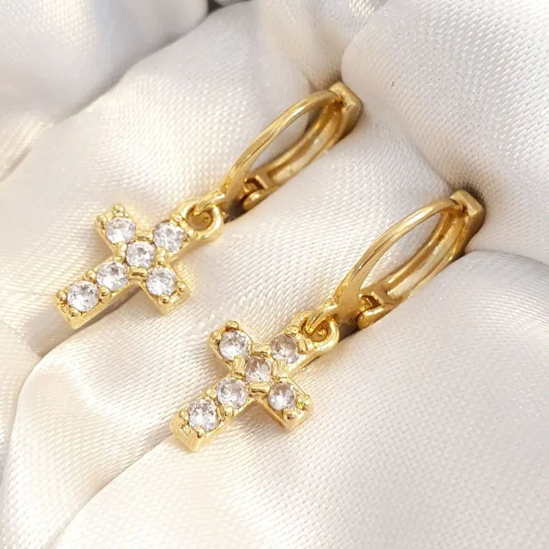 Brinco Argolinha Cruz em Zircônias