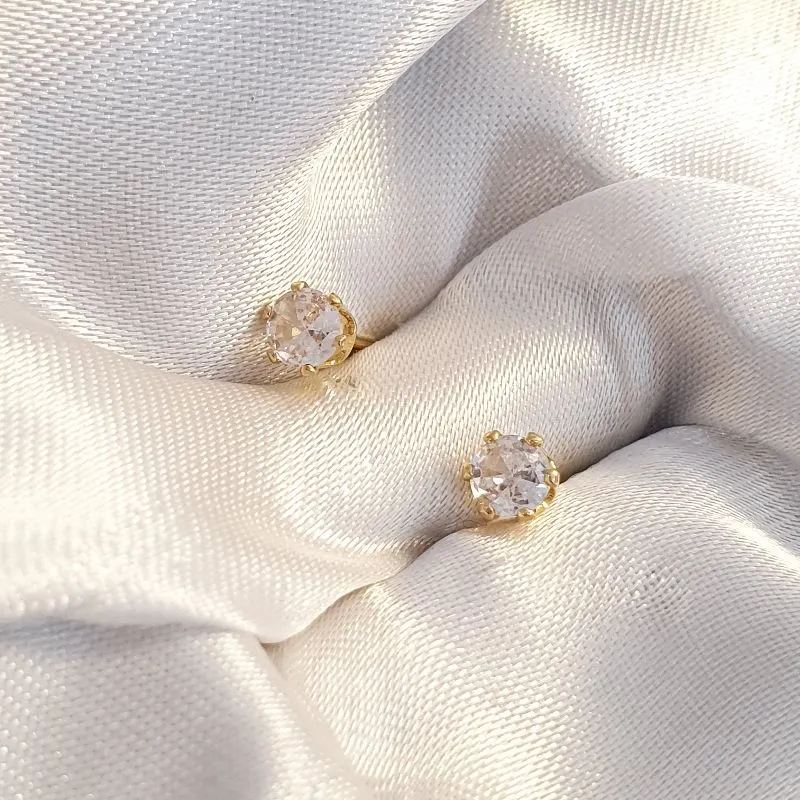 Brinco Ponto de Luz Cálice M