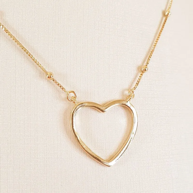 Colar Bolinhas e Coração Vazado