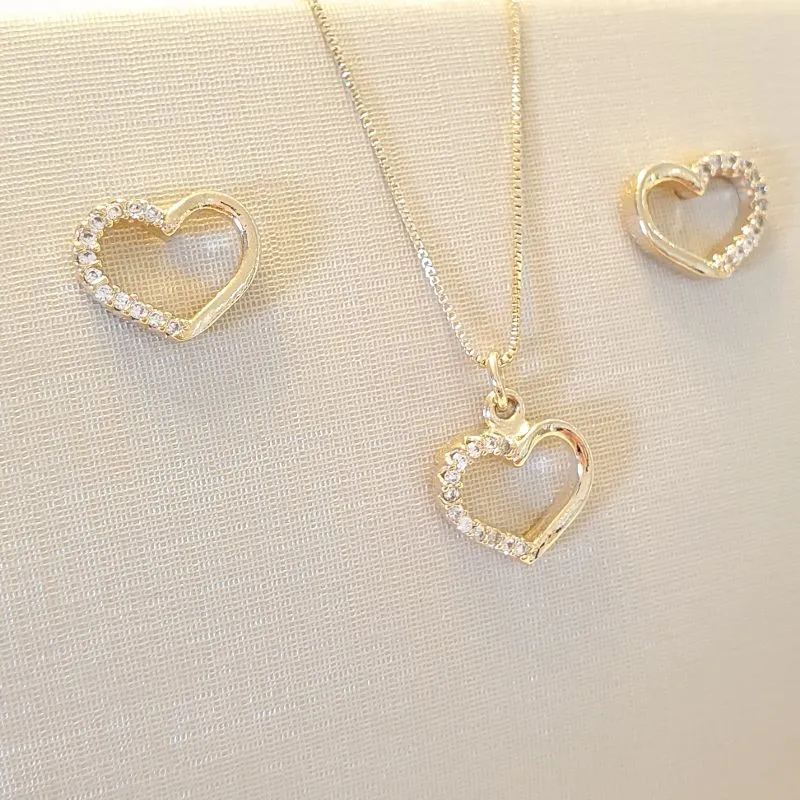 Conjunto Coração Vazado Meio a Meio