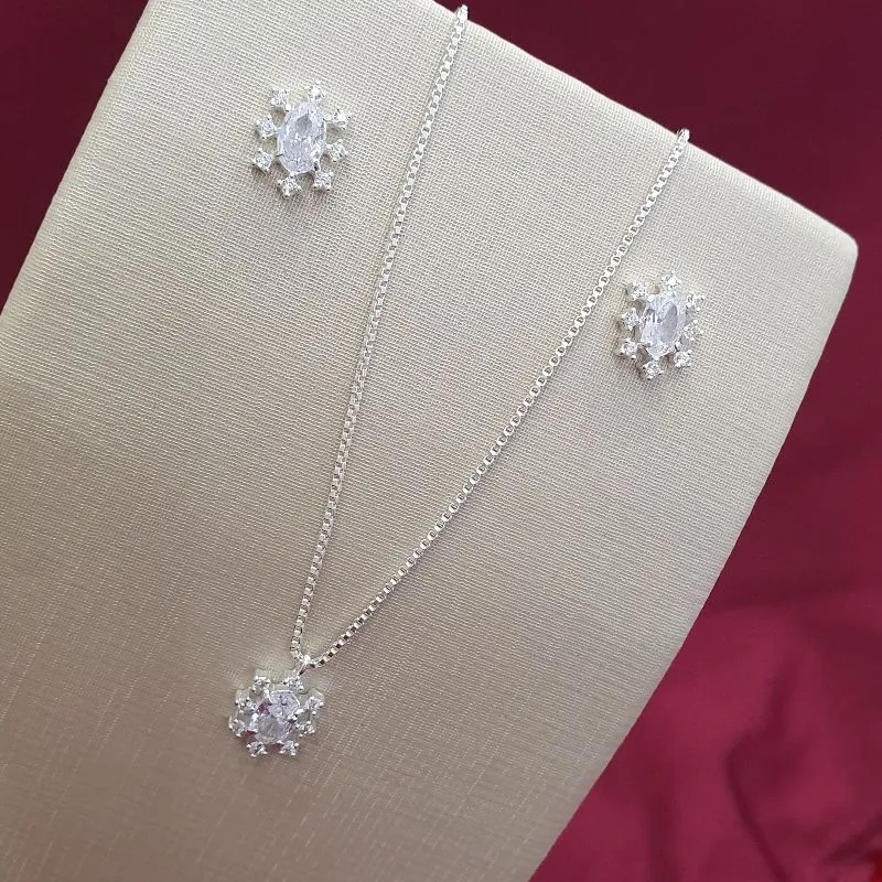 Conjunto Zircônia Oval Cravejada